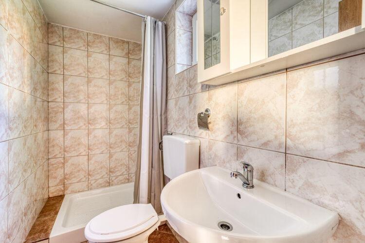 Apartments Nika With Swimming Pool And Beautiful Sea View Dobreć المظهر الخارجي الصورة