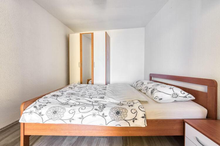 Apartments Nika With Swimming Pool And Beautiful Sea View Dobreć المظهر الخارجي الصورة